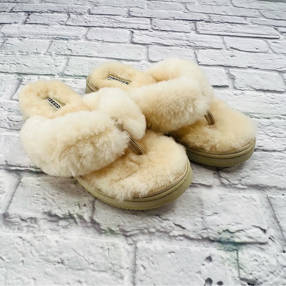Fireside by Dearfoam Shoes - Fireside by Dearfoams Fluffy Cream Slippers Womans Size 10 Plush Fuzzy Cozy